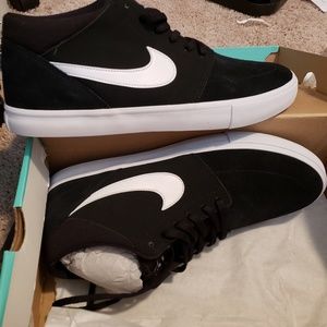 Mens 11.5 Nikes